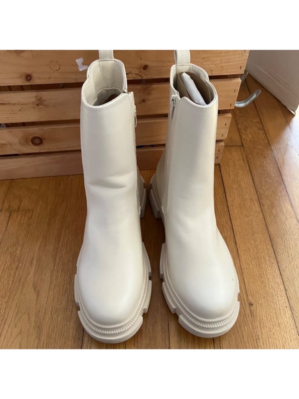 Chunky Sole Chelsea Boots Zara Size 9 Cream Faux Leather Mid Calf Combat Booties - Picture 2 of 16